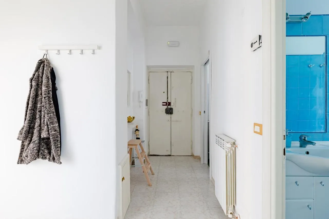 Arezzo Apartment, Metro Bologna E Bus Per La Sapienza, 4 Persone, Wifi Rome Apartment