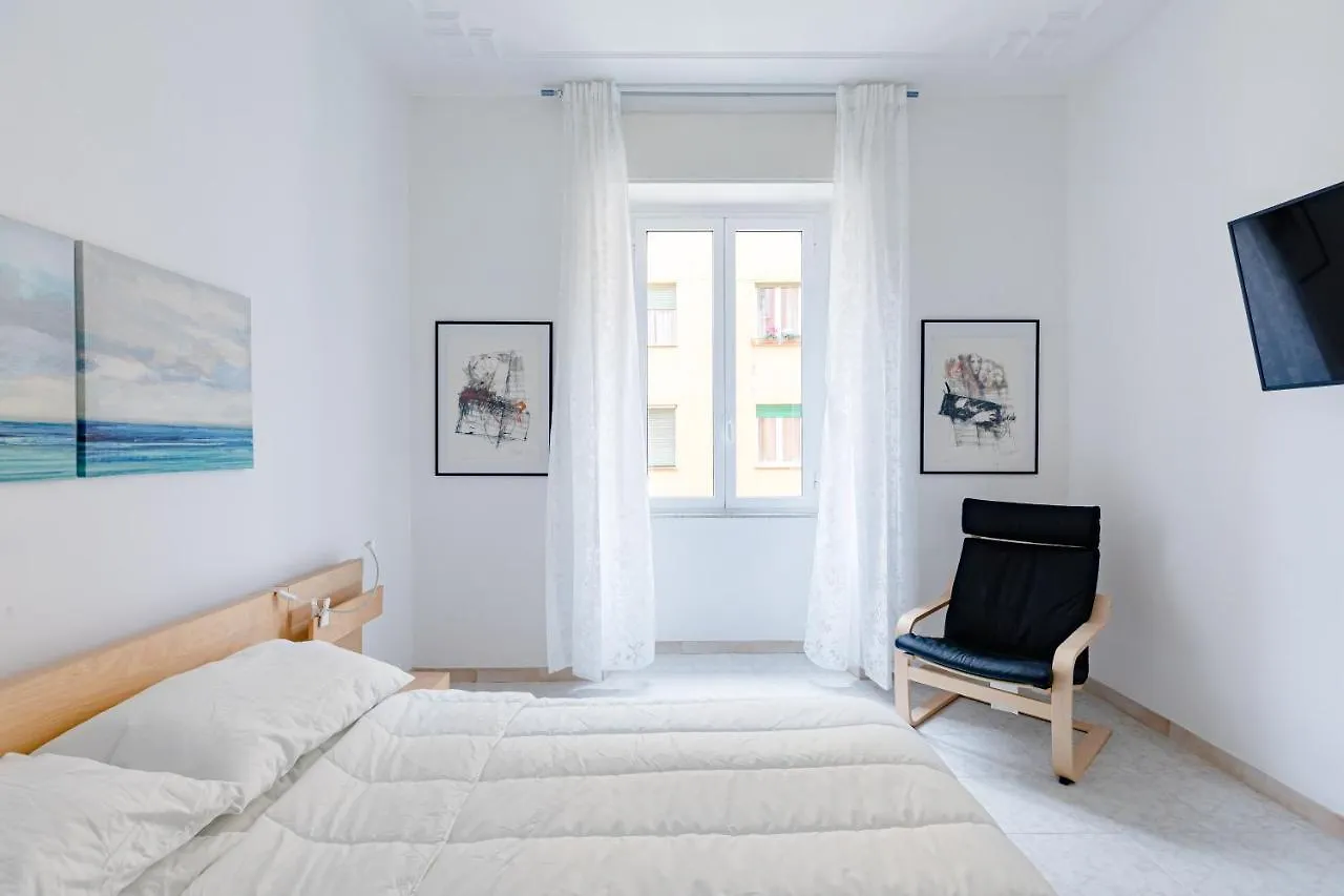 Arezzo Apartment, Metro Bologna E Bus Per La Sapienza, 4 Persone, Wifi Rome 0*,